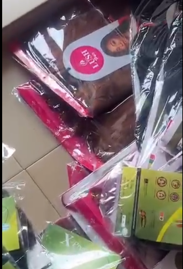 Postiços